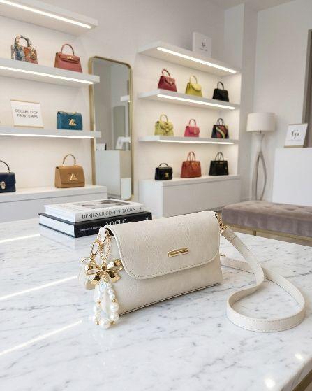 Lalastore1 Noa Bag Tas Selempang Wanita Bahan Kulit Model Simpel Elegan Free Gantungan Size 18*11*7 cm Koleksi Terbaru Slingbag