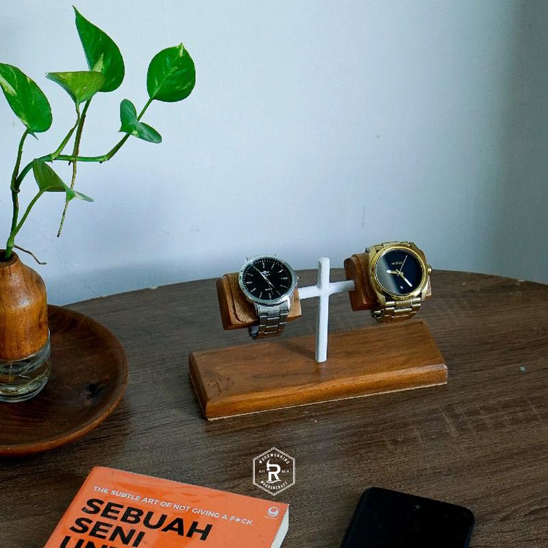 Stand jam tangan / stand display jam tangna / tempat jam tangan / watch holder Besi 1