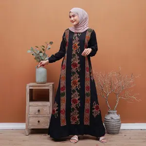 Gamis storjoan kain rayon super… ld 120 pb 140 muatt buat bb 45-95.. kami pakek kain rayon super tebal.. jdi dipakek adem.