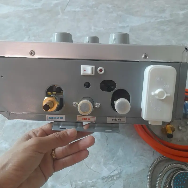 Nóng lạnh gas 10L có đồng hồ báo nhiệt 3