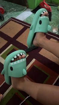 Product Review of Starlight Sendal Selop Anak Model Baby Shark Sandal Anak Karakter Hiu Cowok Cewek Unisex Sandal Casual Sandal Cewek Elastic Empuk HSN602 from 🌈**g D**🌈 3