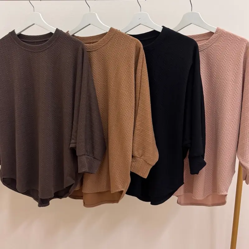 AURA RIBBED TEXTURED BATWING TOP