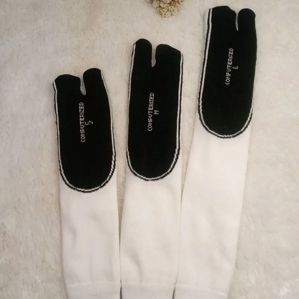 ARN SOCK Jempol Putih Susu Telapak Hitam Bahan Polyster - Kaos Kaki Muslimah Computerized Dewasa