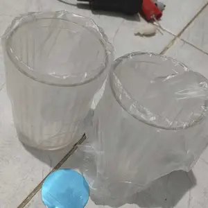 Cangkir Magnetik Transparan – Hemat Ruang, Mudah Pasang & Lepas, Material Kuat Tahan Jatuh, Praktis untuk Kamar Mandi & Dapur, Harga Hemat