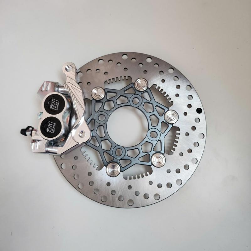    Combo   Heo 81 4Pis Màu Đen + Pad CNC + Đĩa 220mm 4 lỗ Màu xám >> Gắn Sirius Ex135 Wave Future Vario Vision AB 13-24 