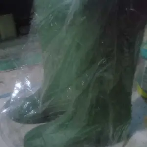 Sepatu Bot Tinggi Warna Hijau Tua Karet Lokal Tahan Air Anti Selip Tahan Aus Sepatu Bot untuk Pekerja dan Pertanian