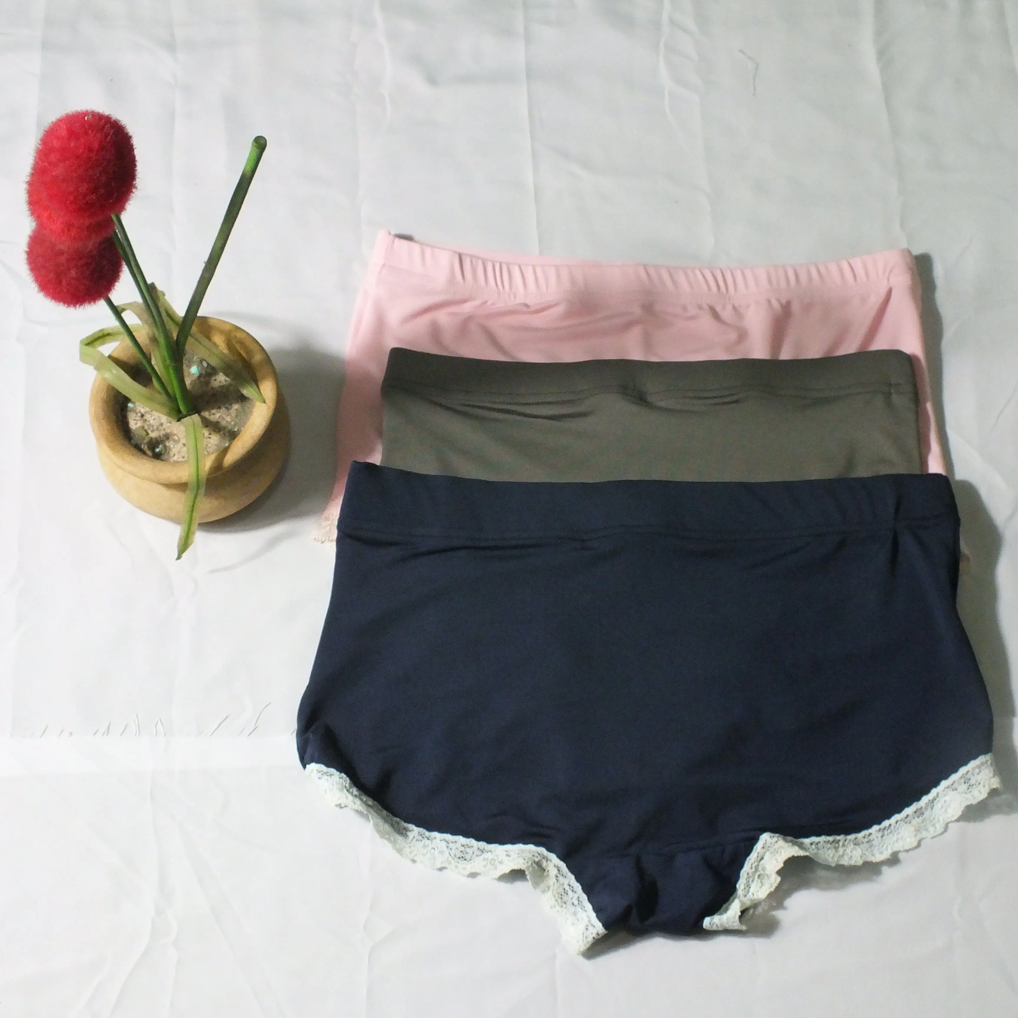 paket 3pcs celana dalam wanita motif renda variasi warna Boxer Nyaman Spandex Pendek