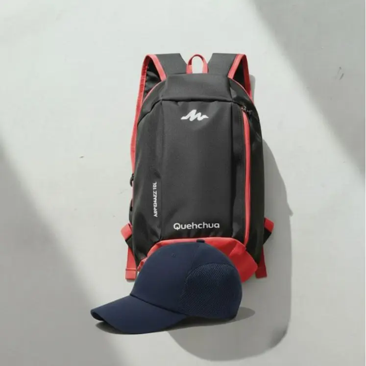 Tas Hitam Merah, Topi Navy 