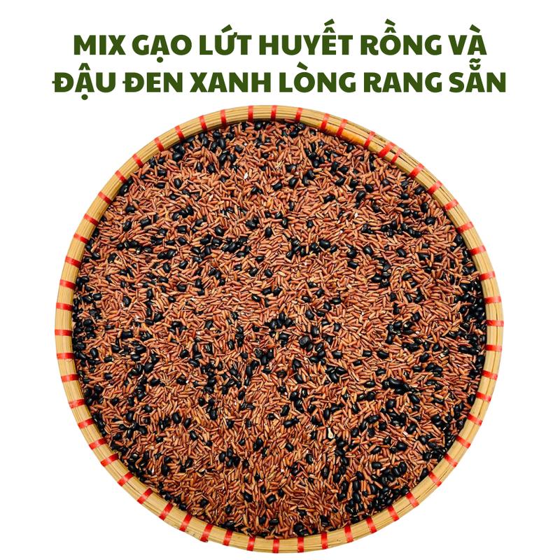 1KG Mix Gạo lứt Huyết rồng và Đậu Đen Xanh Lòng Rang Sẵn Thảo Dược Zone theo tỷ lệ chuẩn, hút chân không, Hàng Loại 1, Đóng Túi Zip có gói hút ẩm thuận tiện, nấu chè, làm trà