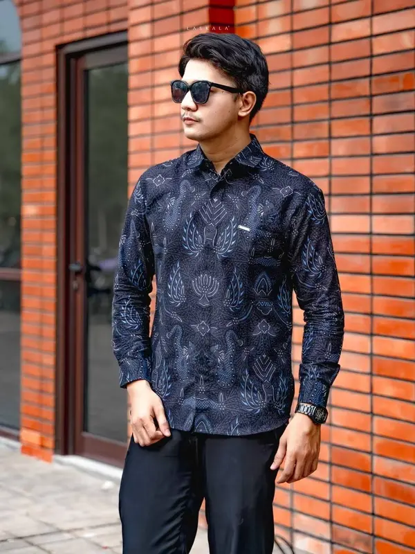 Atasan Baju Kemeja Batik Pria Lengan Panjang Terbaru Kasual Cowok Motif Hitam Reguler M L XL XXL 1