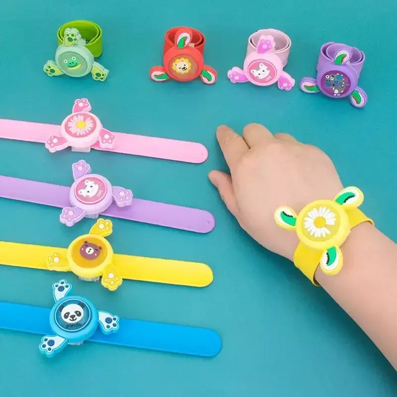 MAINAN GELANG ANTI NYAMUK LED LAMPU 3IN1 SPINNER KARAKTER KARTUN LUCU UNIQ 30HARI LEBIH KURANG