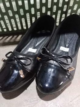 Product Review of Sepatu Flat Wanita Empuk Full Busa Hitam - Kerja - Shoes from c**p 1