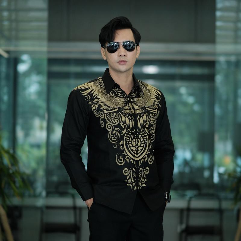 GUNADAKSA HITAM Kemeja batik pria lengan panjang Furing Full katun Slimfit Hitam halus 1