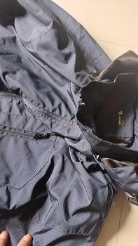 Product Review of Larisko Jaket Windbreaker Wexzy Waterproof Premium from B**I 3