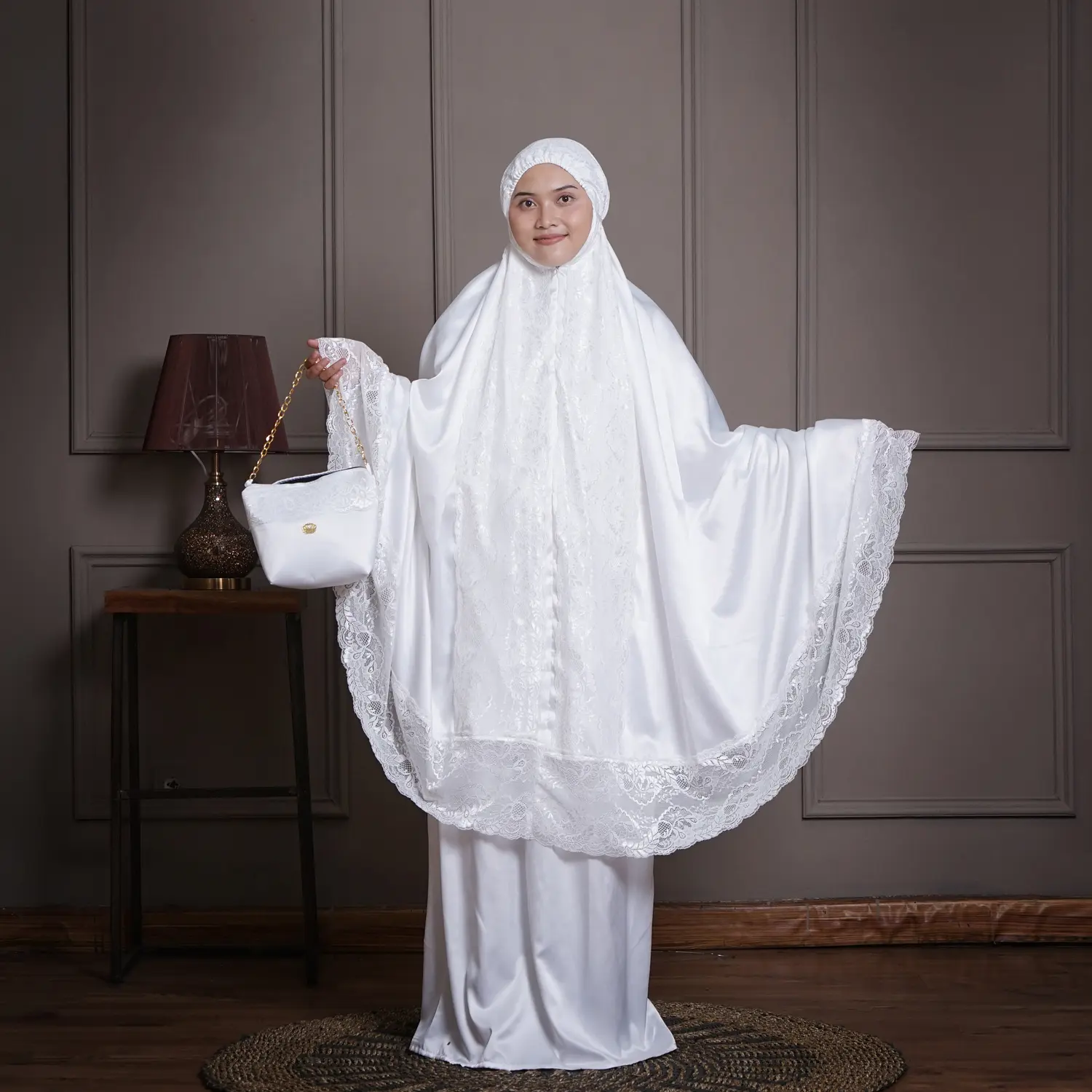 Mukena Syifa Hadju Dewasa Silk Velvet Renda Rubber Mewah Mukenah Muslim Satin Wanita Panjang Atasan Bawahan Kain Lembut Nyaman Haji Umroh Cantik Setelan Putih Aurora Serut Kombinasi