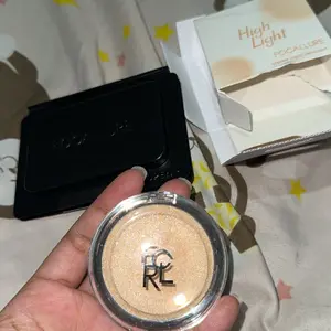 [Live Exclusive] FOCALLURE Starry Galaxy Soft Mochi Highlighter 360° Fresh Dewy Glow