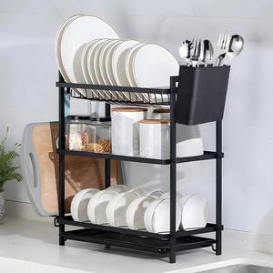 Escurridor de platos de tres niveles, escurridor de platos de gran capacidad, escurridor de platos de cocina con caja de almacenamiento de cubiertos, escurridor de platos con soporte para tabla de cortar, más 3 ganchos