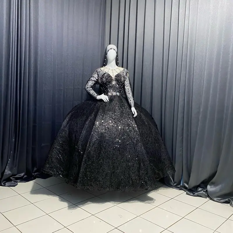 Ballgown hitam ngekor panjang / ballgown hitam pengantin