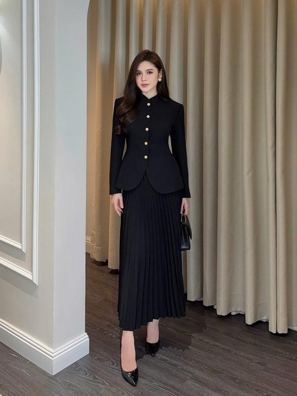  HOAIVU- SET ÁO CỔ LEO DÀI TAY KẾT HỢP CÙNG CHÂN VÁY XẾP LY- D165 