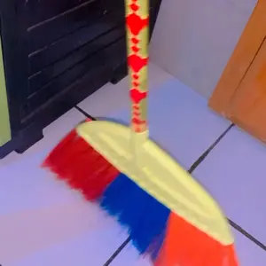 Sapu Lantai Nylon Best Quality dengan Gagang Kayu Plastik untuk Membersihkan Area Sulit
