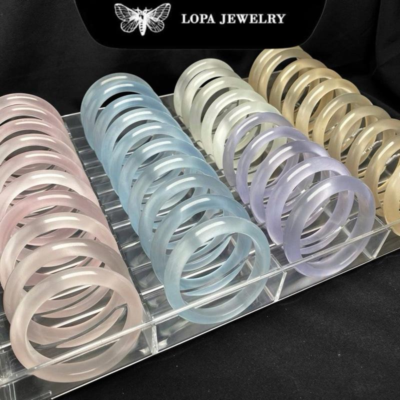    Hộp Xinh  Vòng đá mắt mèo khởi quang Bạc LoPa  Size cân nặng là size tham khảo thôi ạ vòng đá nhớ lấy size to hơn size cân nặng ở dưới  