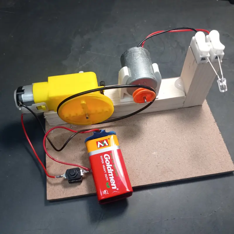 GM03 GENERATOR MINI UNTUK EDUKASI / MINI GENERATOR / DINAMO GENERATOR / MENGUBAH ENERGI GERAK MENJADI ENERGI LISTRIK 2