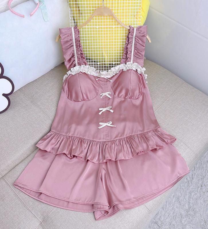  DÀI + ĐÙI Bigsize 65kg-90kg Đồ Ngủ Nữ Đồ Ngủ Sexy Đồ Ngủ Xinh. Set Ngủ Nữ Bigsize Lụa Latin Cao Cấp Áo 2 Dây Bảng Phía Trước Phối bèo dúng. Quần Đùi Có Túi Women Cute Pijama 