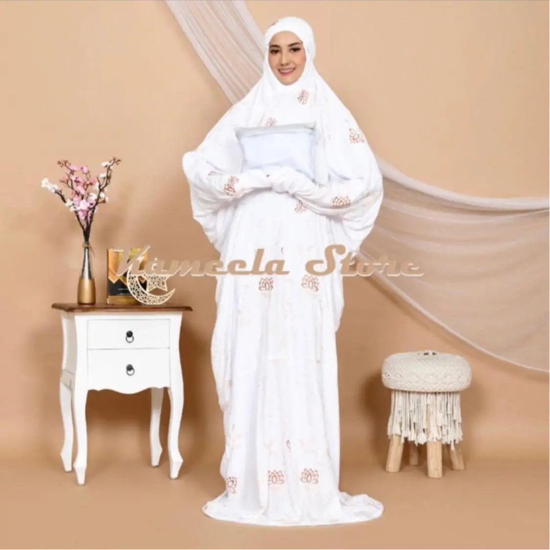Mukena Terusan Putih Bordir Timbul Katun Rayon Coklat Printing Abu dengan Pouch - Kain Haji Bawahan Panjang - Atasan