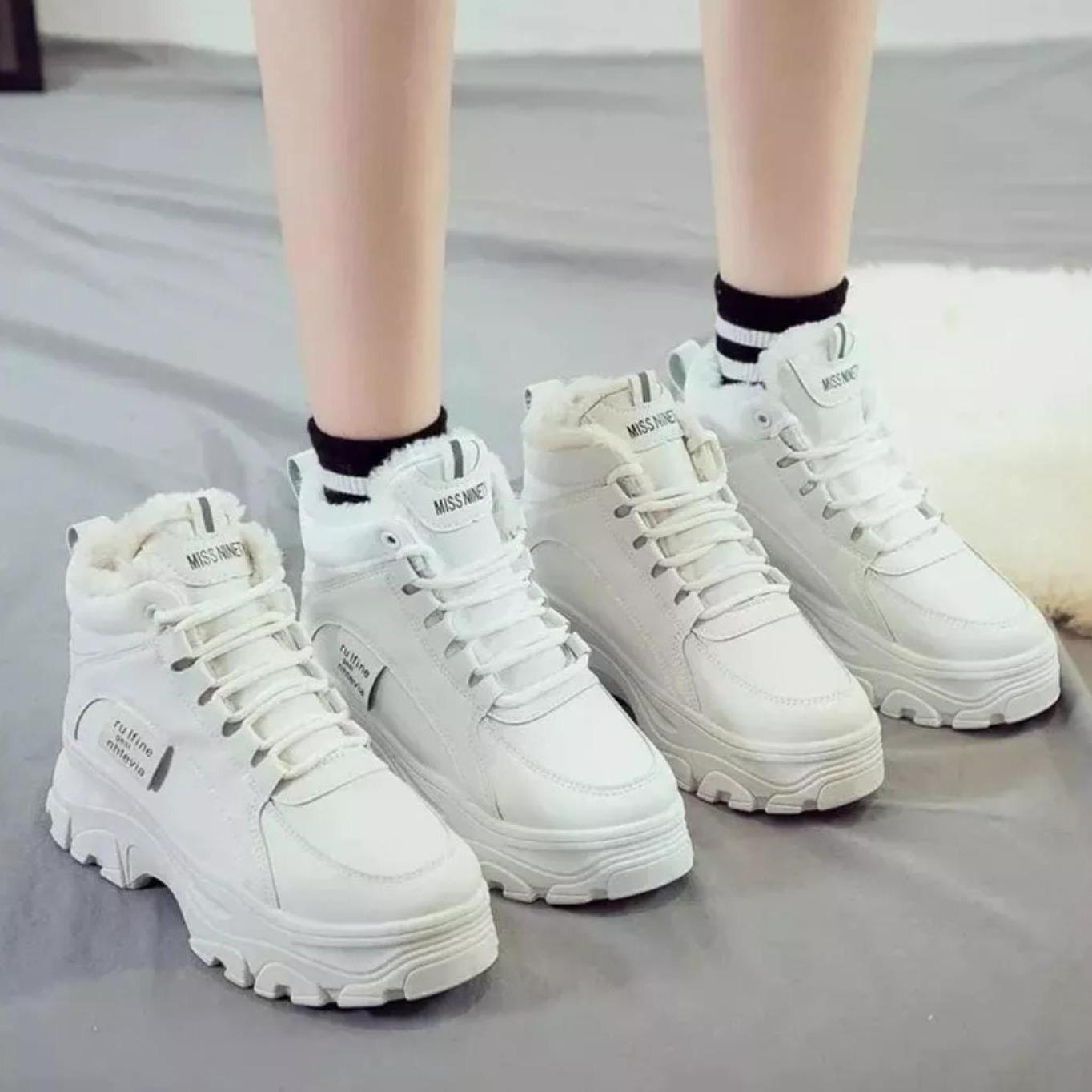 Sepatu Wanita Sneakers Fashion Korean Boots Jenifer Kasual Shoes Sepatu Wanita Sneakers Fashion Korean Boots Jenifer Kasual Shoes