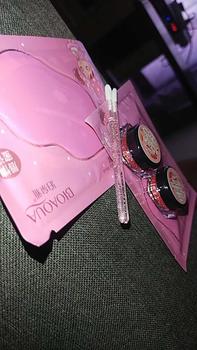 Product Review of Shobitha Strawberry Lip Scrub from S**a M**n 2