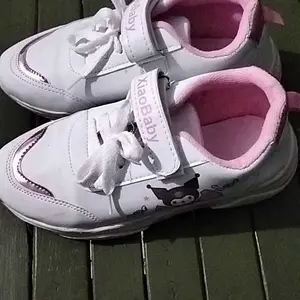 SEPATU SNEAKERS ANAK PEREMPUAN KUROMI SIZE 26-35 SEPATU SEKOLAH TK SD Fashion