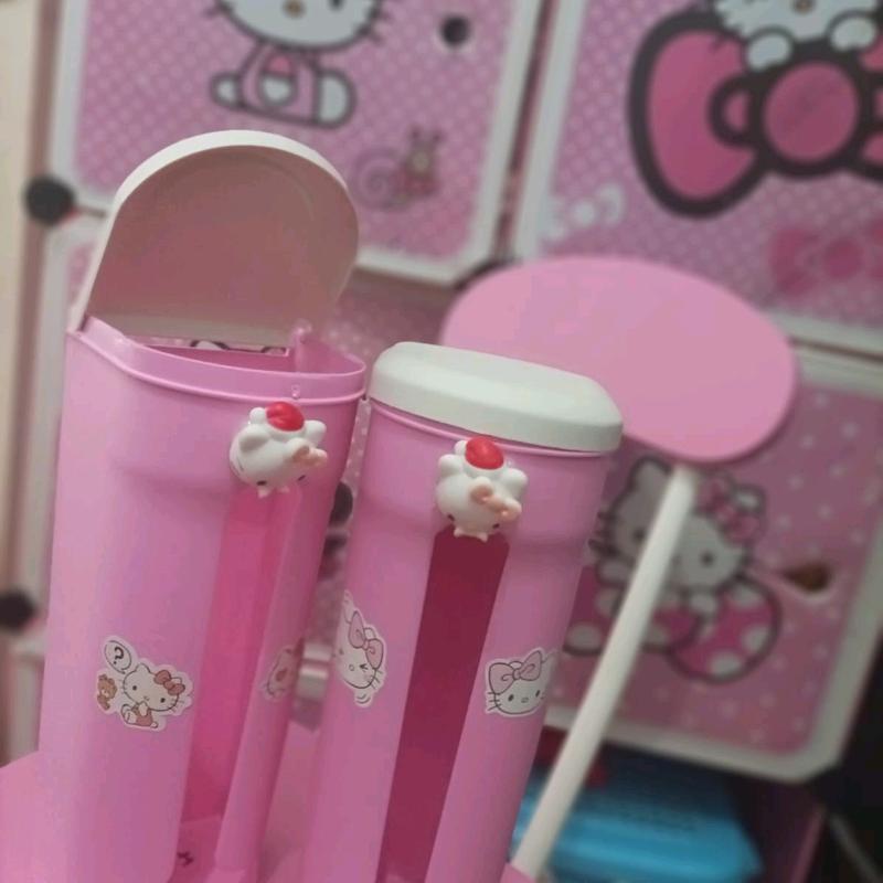 Wadah plastik hello kitty pinky 2