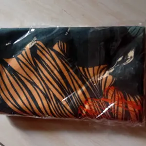 Taplak Kulkas Kain Katun Motif Modern dengan 3 Saku Sisi