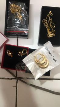 Product Review of 【FIONA】Fashion Stainless Steel Simple Hoop Earrings Accessories For Women Free Box SE41# from Y** D**s 0