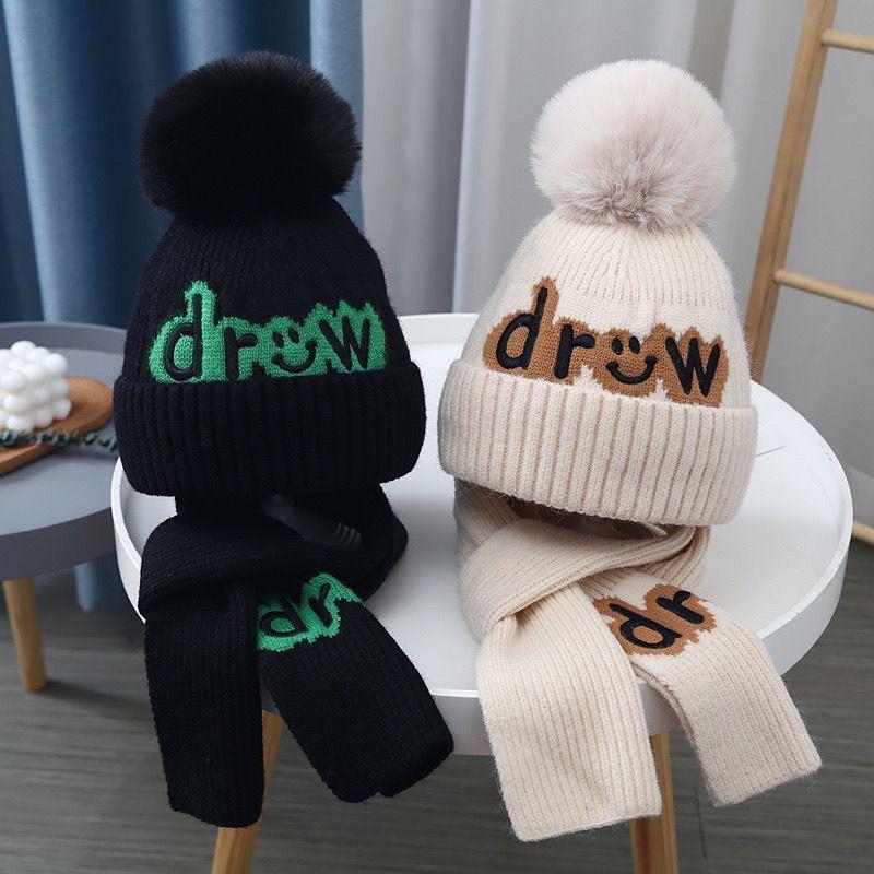 Product Introduction of Bộ Mũ Khăn Quàng quàng cổ Chữ Pompom, Thiết Kế Dễ Thương, Thích Hợp Cho Mùa Đông, Ấm Áp Và Dày, Cho Bé Trai Và Bé Gái Trẻ Mới Biết Đi, Mũ Len, Chống Gió Ngoài Trời, Bao Gồm Khăn Quàng Cổ Và Mũ Cho Trẻ Em 6