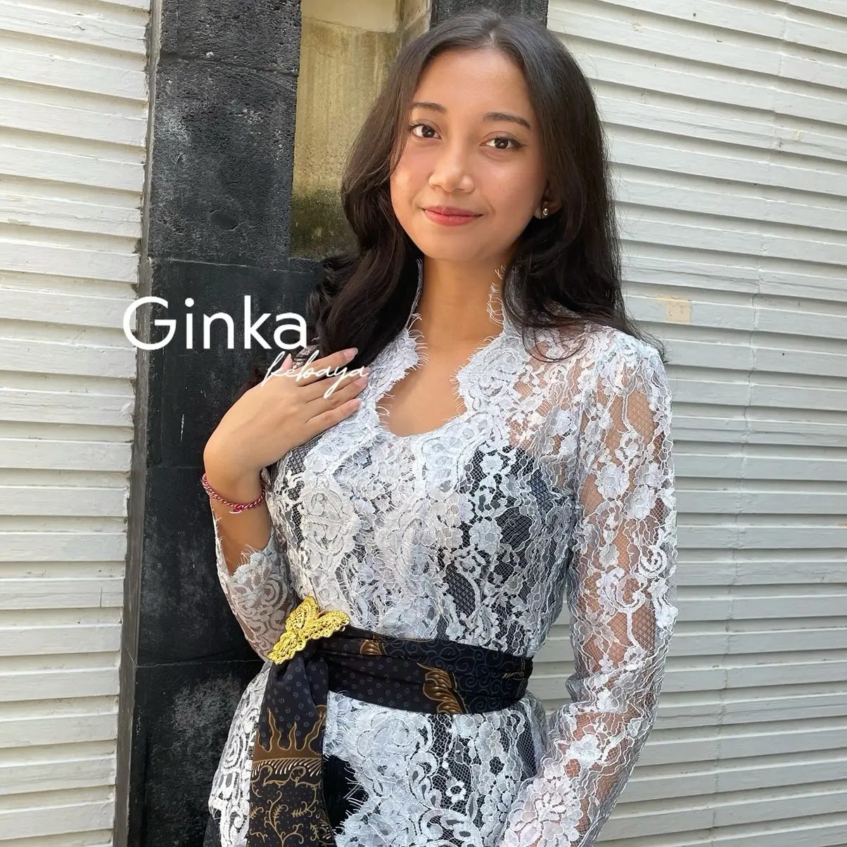 Kebaya metalik motif bunga model ringgit Avisa  Brokat