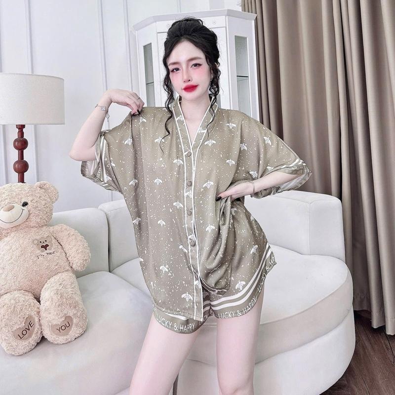 Đồ bộ quần đùi cánh dơi lụa latin in hoạ tiết con ong màu xanh bơ có bigsize từ 60 đến 90kg