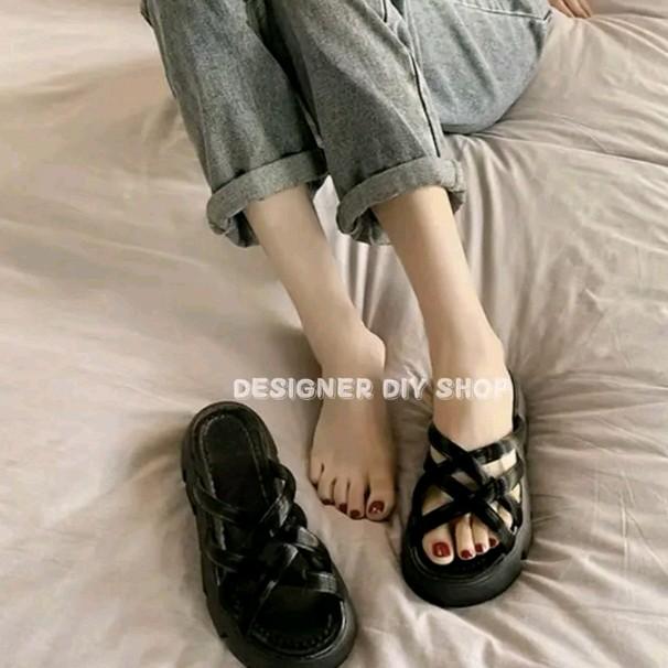NEW ARRIVAL]Sandal Wanita Elegan Sendal Slop Tali Silang Slip On Model Baru Karet paling best seller 2024 3