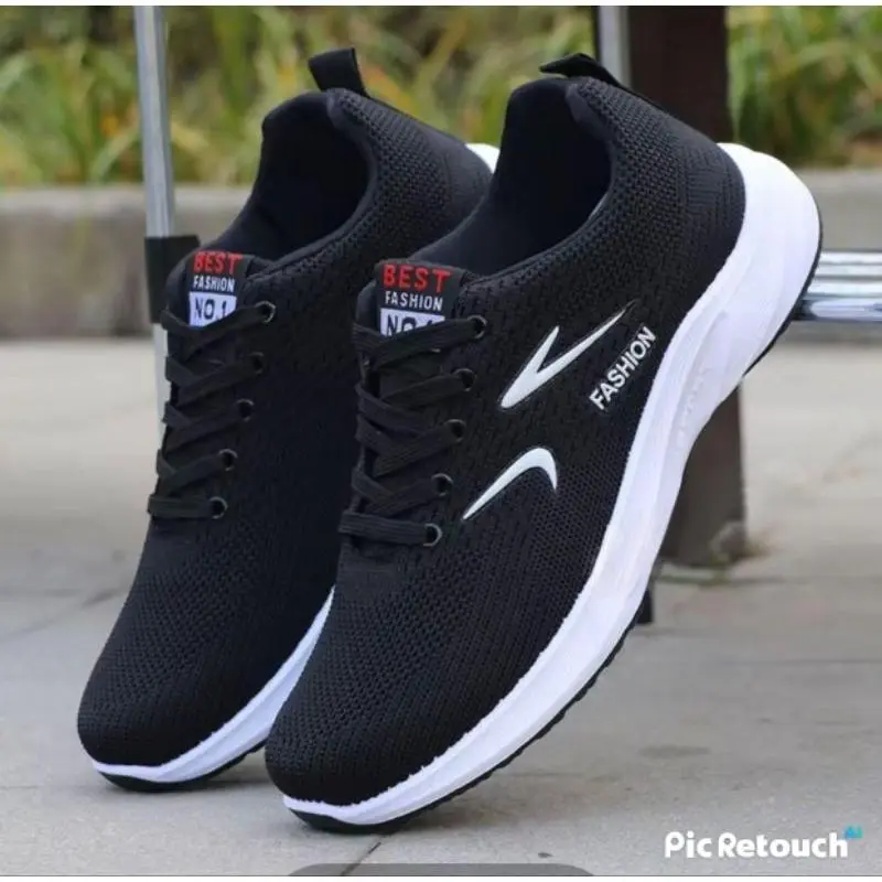 Cek sport hitam