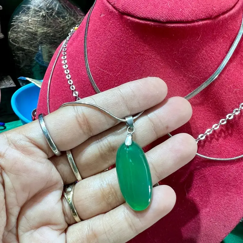 PROMO +Kalung liontin hijau (aura) sudah di blesing untuk pembuka aura POSITIF tinggal pakai saja dan tidak ada pantangannya 7