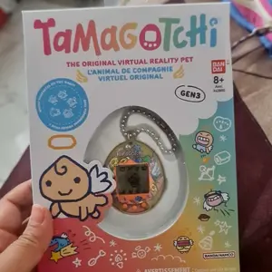 Bandai Tamagotchi Original Virtual Reality Pet Collection Mainan Anak Koleksi Virtual Pet Terbaik