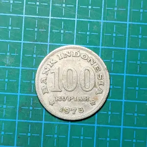 Koin kuno 100 Rumah gadang tebal tahun 1973,Asli pernah beredar pada mas nya. kondisi original