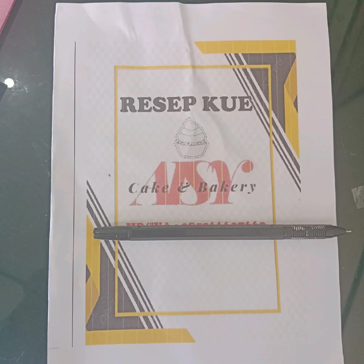 buku resep perboluan, buku ini adalah buku yg khusus di buat untuk ibuk2 seluruh indonesia.terdapat 20 resep didalamnya.