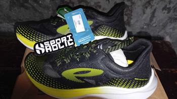Product Review of SEPATU RUNNING 910 NINETEN HAZE 1.5 & 1.5 SE ORIGINAL from A**🪷 1