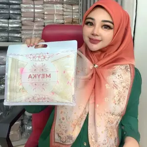 Meyka Kerudung SegiEmpat Aromatic Wangi Dan Motif Mewah Scarves Elegan Dan Nyaman Dengan Desain Fleksibel Cocok Untuk Berbagai Gaya