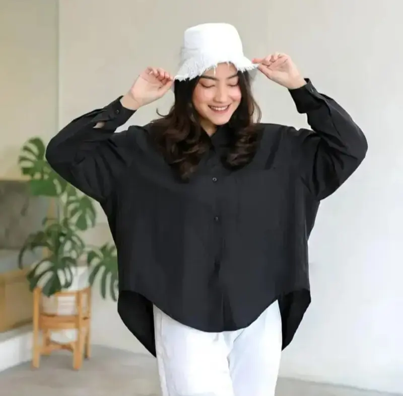 Elly Top - Kemeja Oversize Linen Variasi Kancing Belakang Baju Panjang Wanita Hitam Atasan 3
