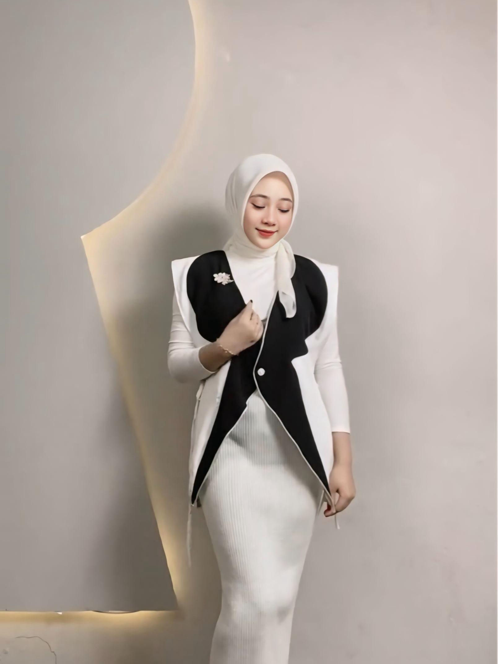 ALKEYA VEST
