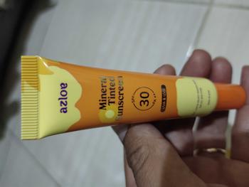 Product Review of [TRAVEL SIZE] AZLOE TINTED SUNSCREEN HYBRID KULIT BERMINYAK BERJERAWAT [AZLOE TELAH UJI SPF] D from n**a K**a 1