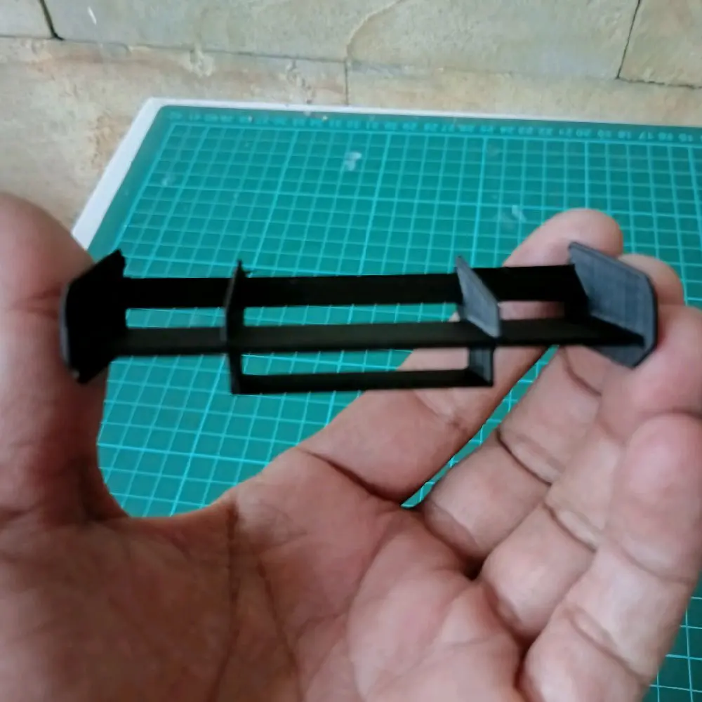 Spoiler/Rear Wing Miniatur Bus Basuri