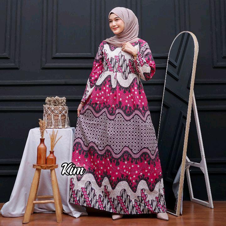 Baju Lebaran 2025 Couple Ayah Dan Ibu Sarimbit Warna Burgundy Terbaru Set Kemeja Dan Gamis Batik Syar'i Elegan Mewah Pasangan Dewasa  Motif Cantik 8